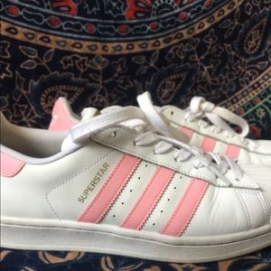 Addias Superstars